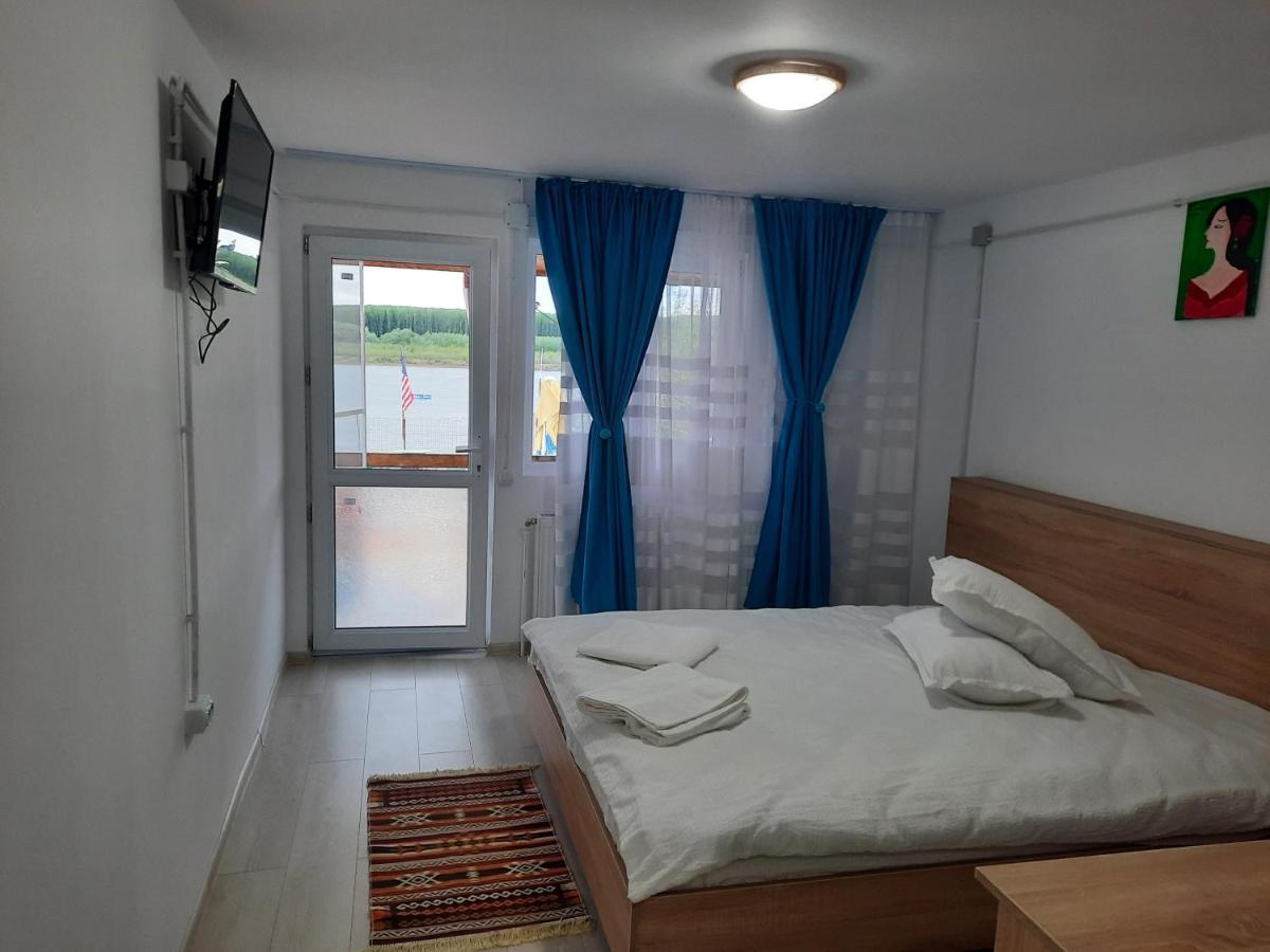 מלון Ostrov Casa Antonia Si Maria מראה חיצוני תמונה