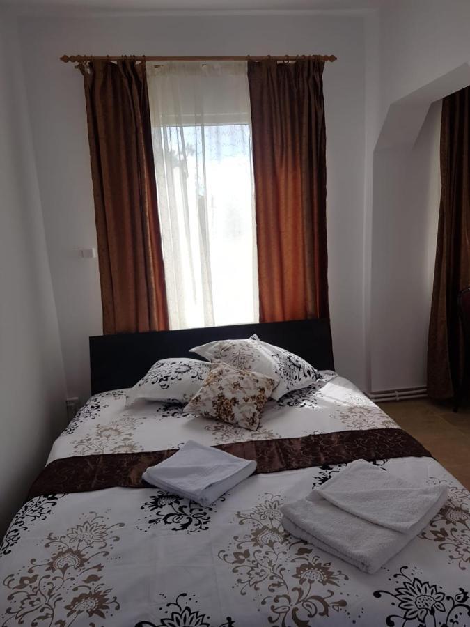 מלון Ostrov Casa Antonia Si Maria מראה חיצוני תמונה